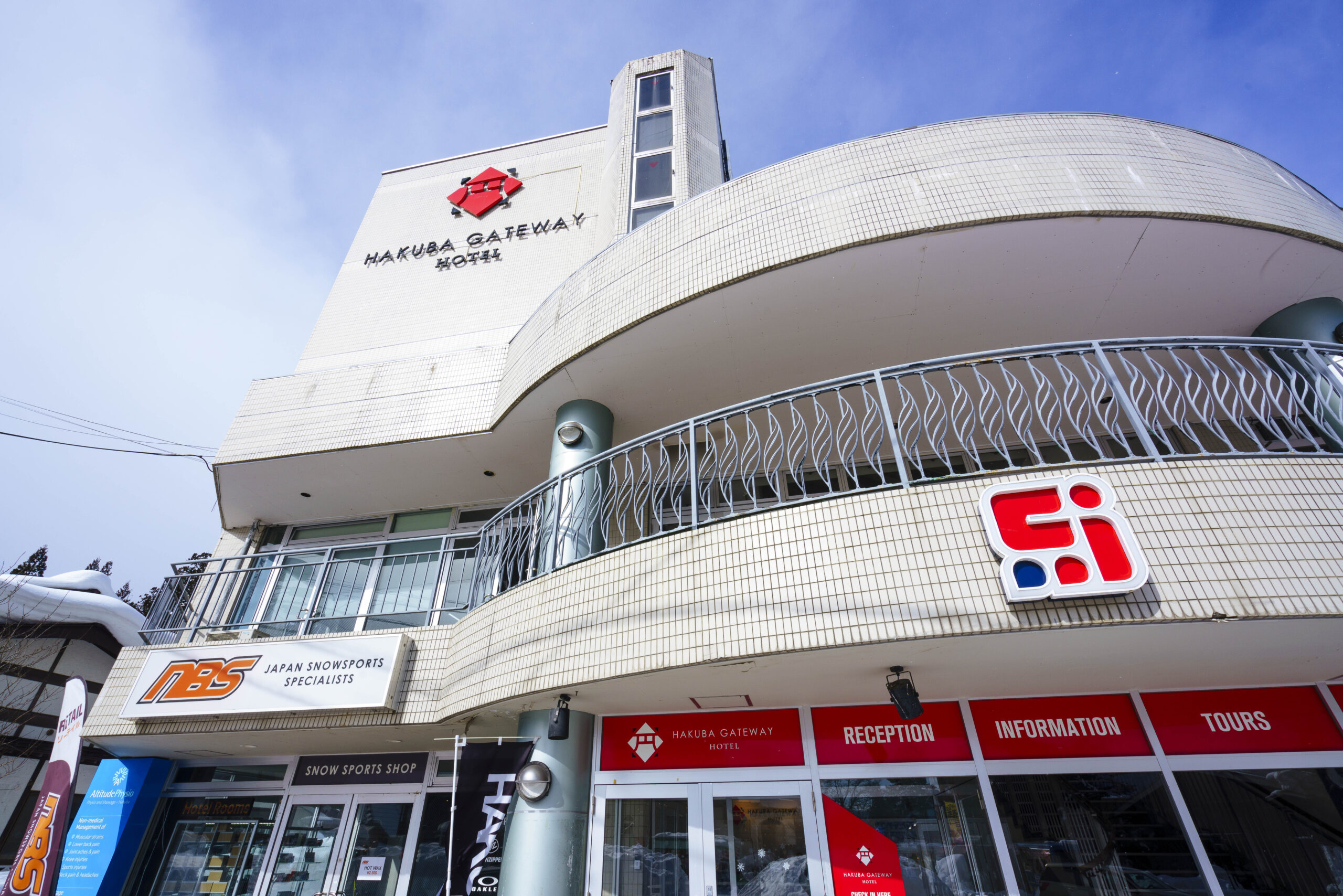 Stu_Hakuba_Gateway_Exterior_003